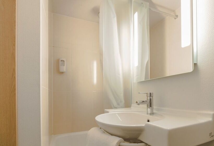 Четырехместный Номер Стандарт, B&b Hotel Boulogne Sur Mer Saint Martin