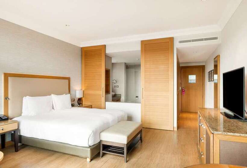 اتاق سوپریور با تخت بزرگ, Hilton Cabo Verde Sal Resort