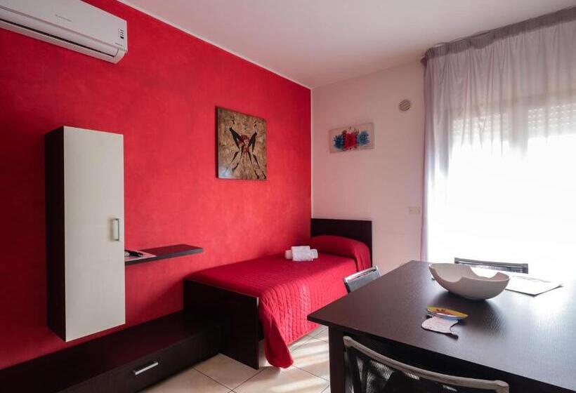 اتاق ساده سه‌ نفره, Case Vacanze Anni 20
