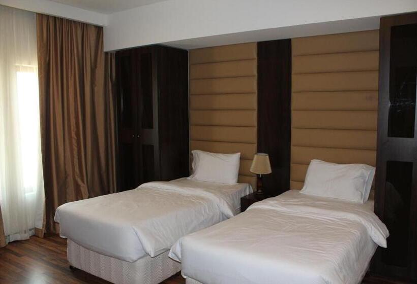 Люкс 2 Спальни, Golden Tulip Al Khobar Suites