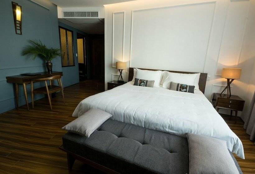 اتاق لوکس با چشم‌انداز شهر, Danang Boutique