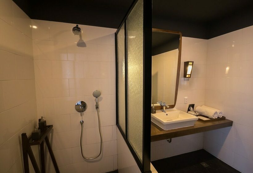 اتاق لوکس با چشم‌انداز شهر, Danang Boutique