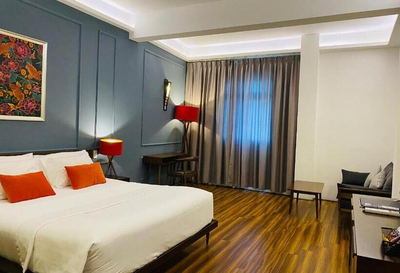 اتاق لوکس با چشم‌انداز شهر, Danang Boutique