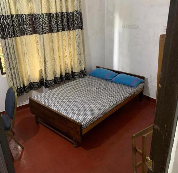 带共用浴室的标准房间, Lodge In 611