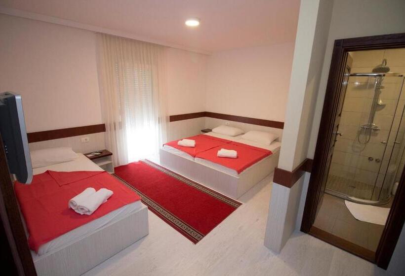 اتاق استاندارد سه تخته با بالکن, Villa Bojcic