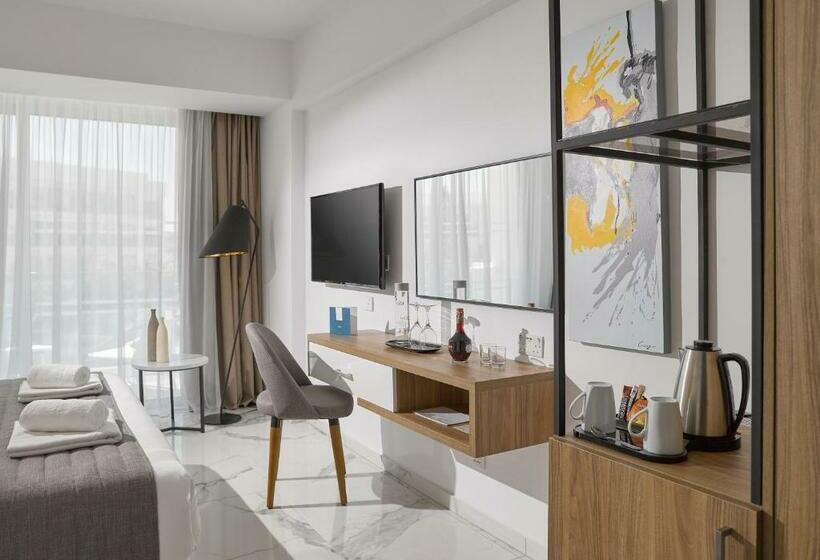 Номер Стандарт Внутренний, The Blue Ivy Hotel & Suites