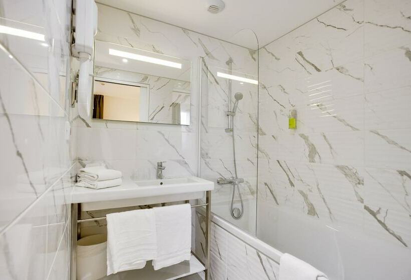 Номер Стандарт, Brit Hotel Confort Loches