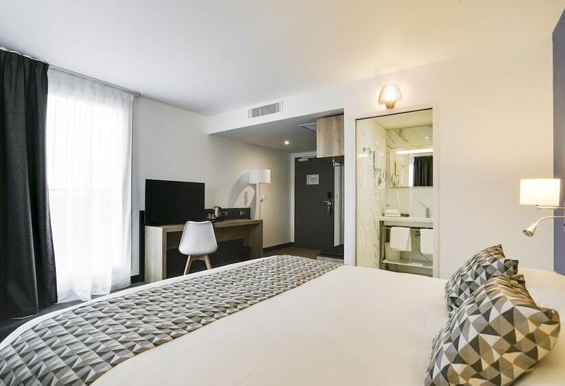 Полулюкс, Brit Hotel Confort Loches