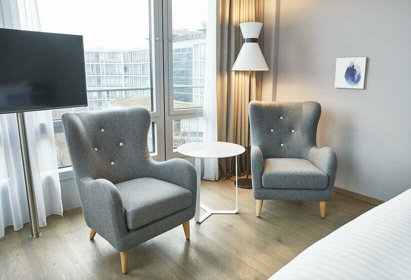 Номер Deluxe, Steigenberger Hotel München