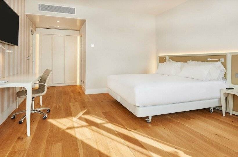 Номер Премиум, NH Collection Marseille