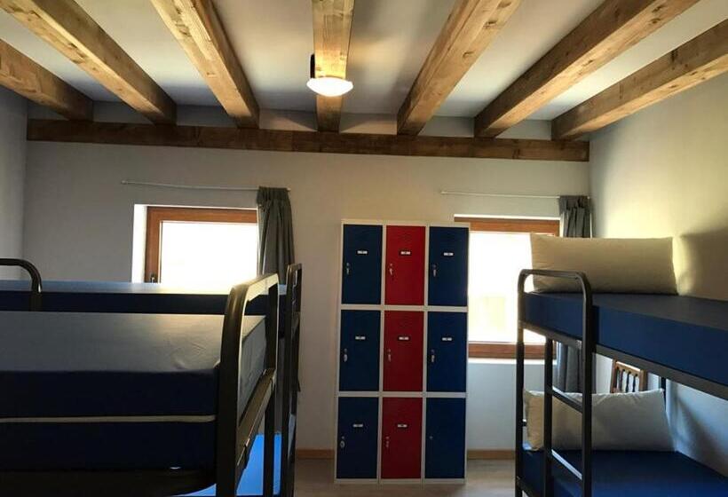 Кровать в Общей Комнате, Albergue Orion