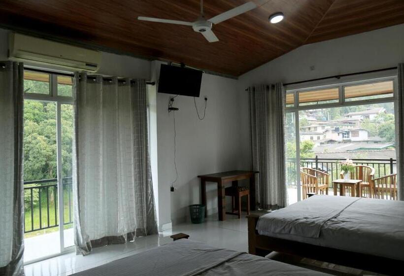 اتاق استاندارد چهارنفره با بالکن, Villa Dasuni