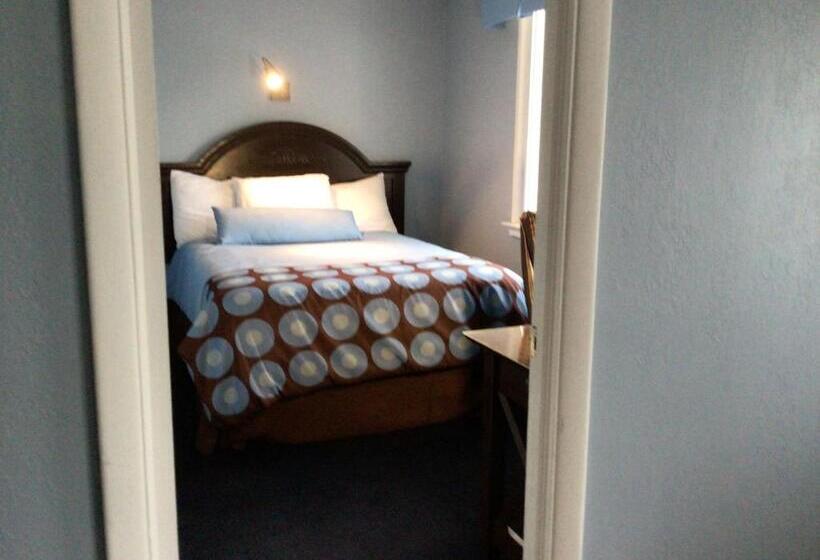 Четырехместный Номер Классик, Hitching Post Country Motel