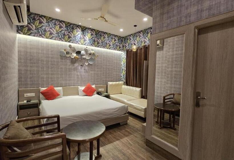 Номер Deluxe, Gopinath The Grand