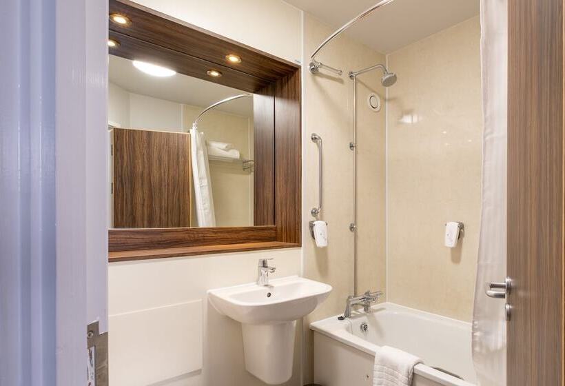Семейный Номер, Two Rivers Lodge By Marston’s Inns