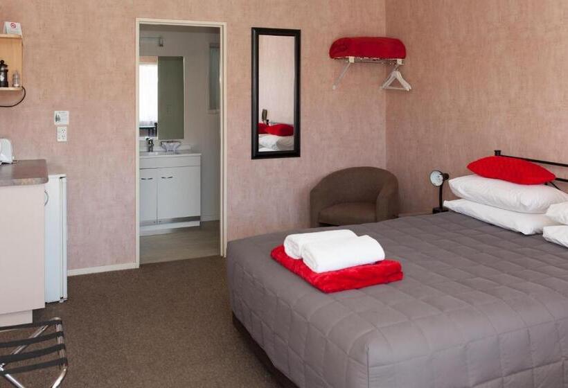 Студия Стандарт, Motel Te Kuiti