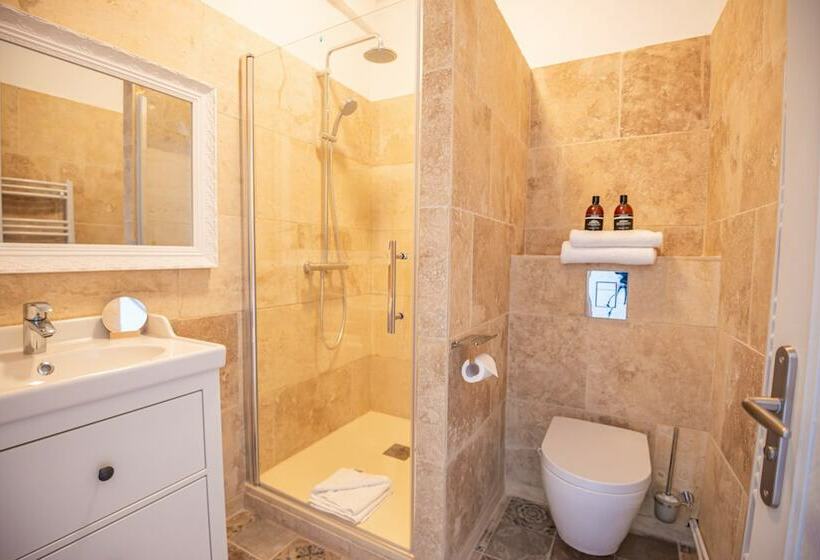 اتاق خانوادگی, Chateau Des Ayes   Chambres & Suites