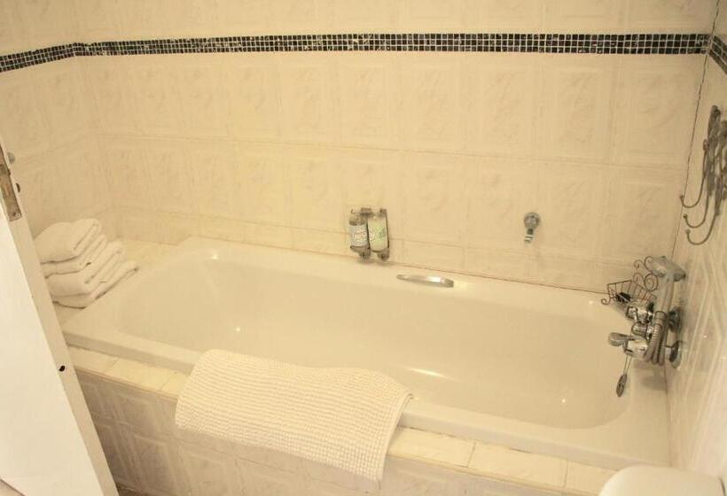 Семейный Номер, Jakkalsdraai Guest House