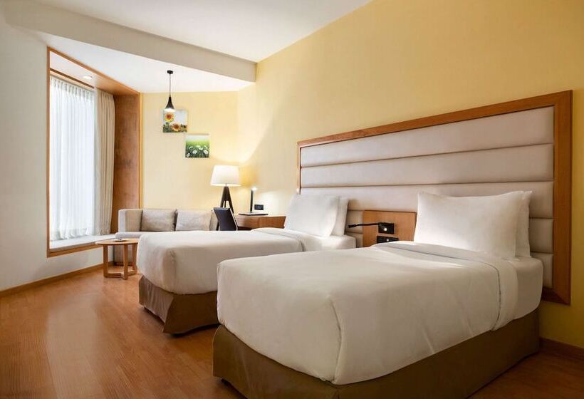 이그제큐티브 룸, Ramada By Wyndham Dehradun Chakrata Road