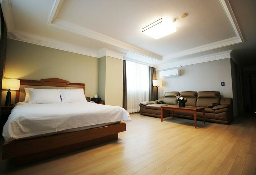 Номер Deluxe, Gwangju Empire