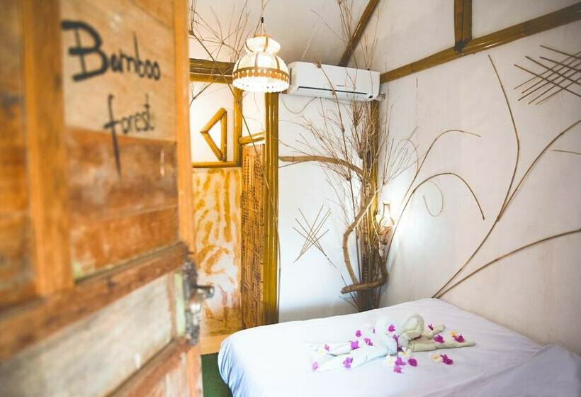 Номер Стандарт, The Rabbit Tree Hostel