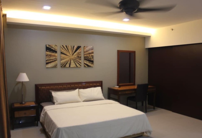 Студия Deluxe, De Houz   Trefoil Setia Alam Home Stay