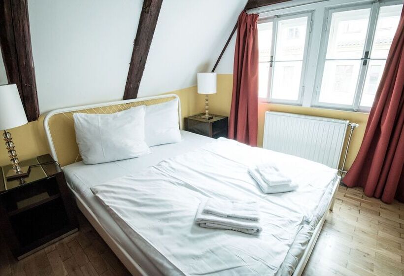 Quarto Triplo Basic, Charles Bridge Hostel & Apartments