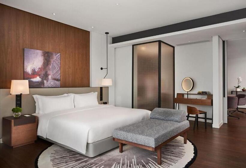 Люкс Клуб, Le Meridien Petaling Jaya