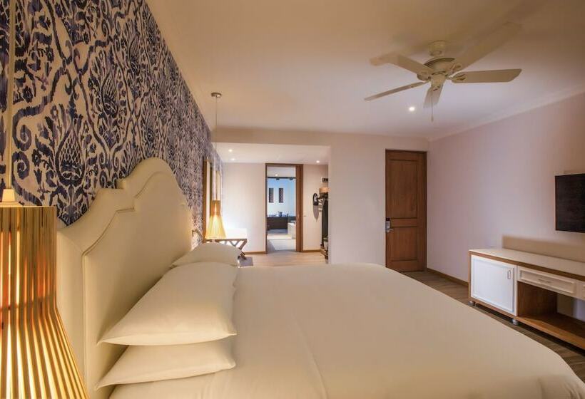 סוויטת ג'וניור עם טרסה, The Hacienda At Krystal Grand Puerto Vallarta
