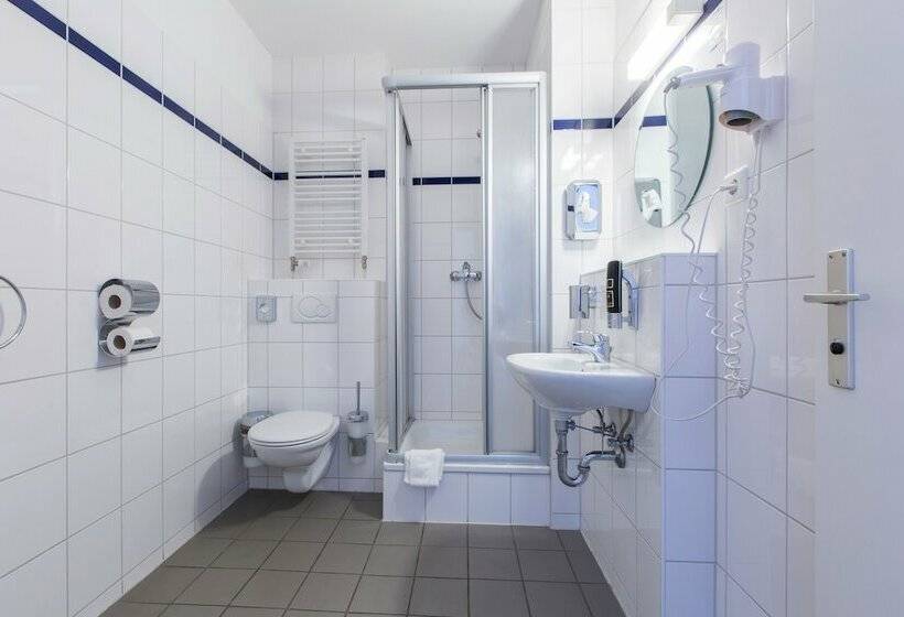 Номер Стандарт Индивидуальный, a&o Hostel Venezia Mestre