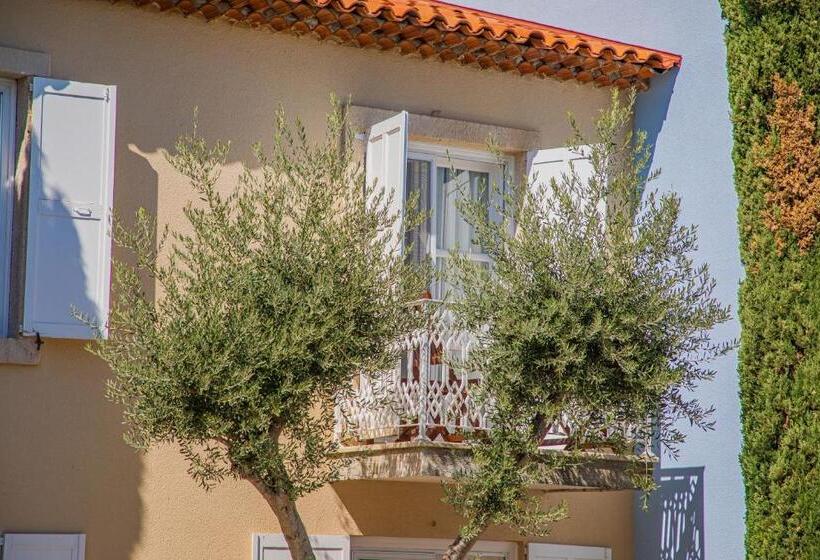 Номер Стандарт Вид на Бассейн, Port Alacati