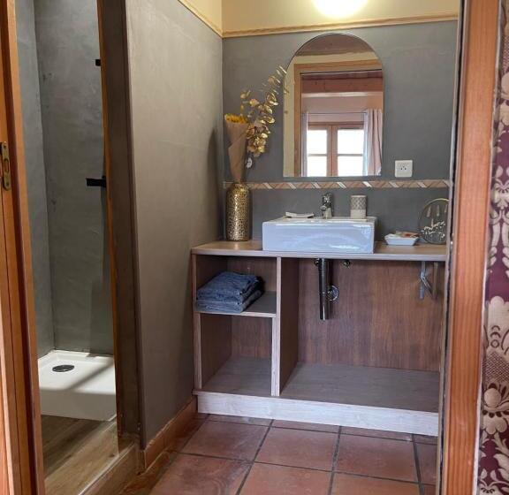 Номер Стандарт, Chambres D Hôtes Barraconu