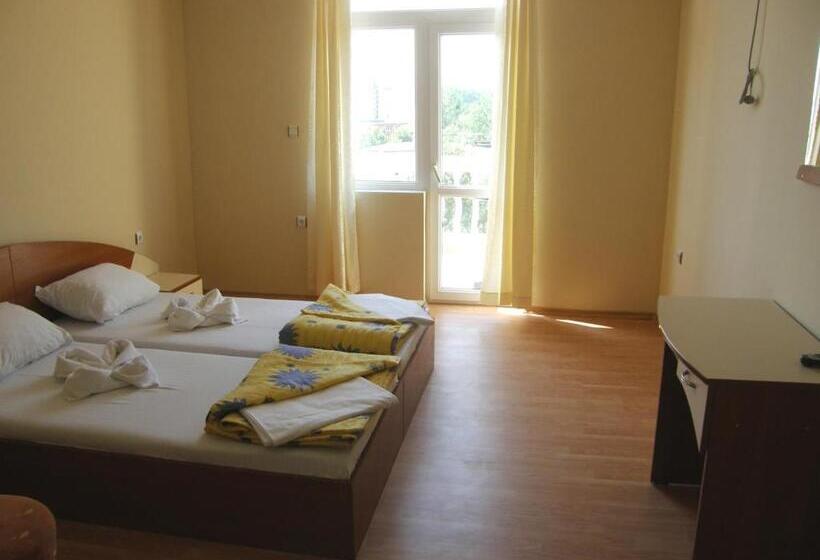 غرفة عائلية مطلّة علي البحر, Arkadia Guest House