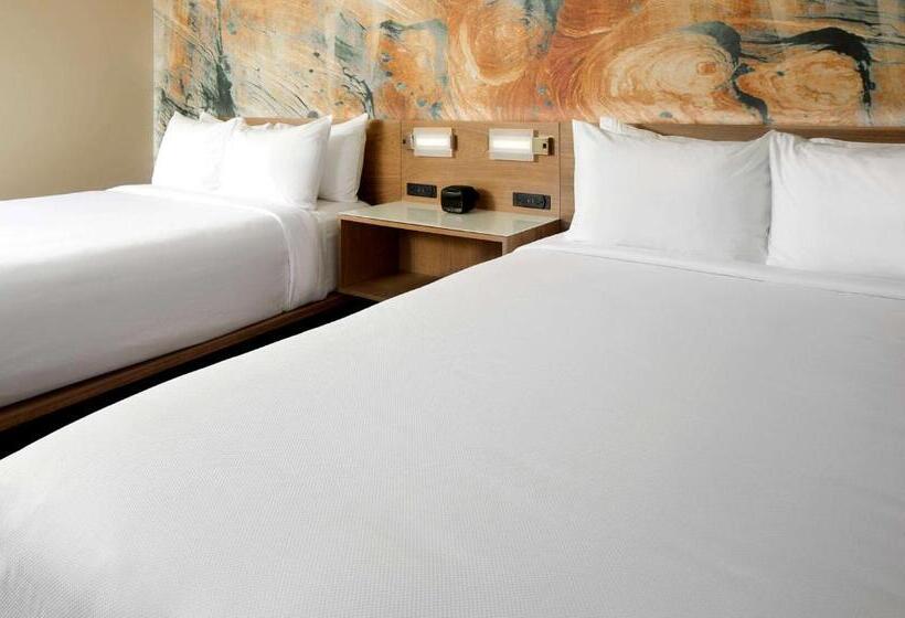 Номер Стандарт, Cambria Hotel Phoenix Chandler   Fashion Center