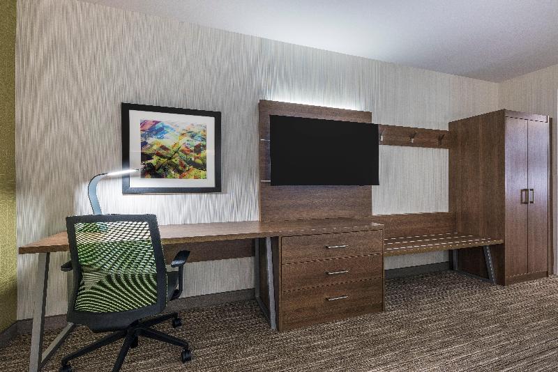 キングサイズベッドのスイートルーム, Holiday Inn Express & Suites Moncton, An Ihg