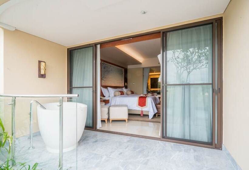 اتاق لوکس با تخت بزرگ, Seres Springs Resort & Spa, Singakerta