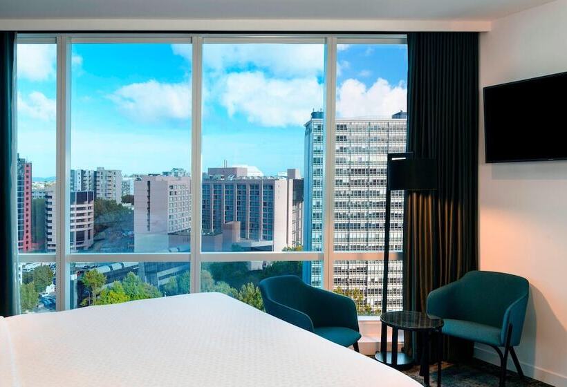 전망 스탠다드 룸 더블 침대, Four Points By Sheraton Auckland