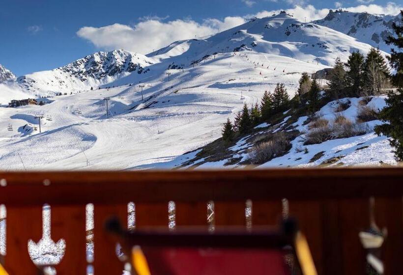 اتاق استاندارد با بالکن, Hôtel Courcheneige