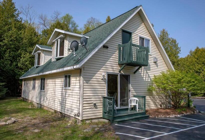 디럭스 스위트, Ridges Inn & Suites
