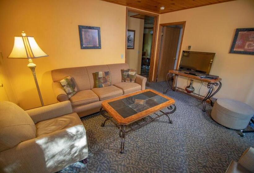 침실 2개 스위트, Ridges Inn & Suites