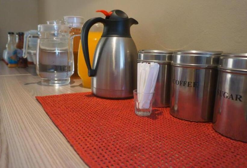سوییت اجرایی, Bridgeville Guest House Ltd