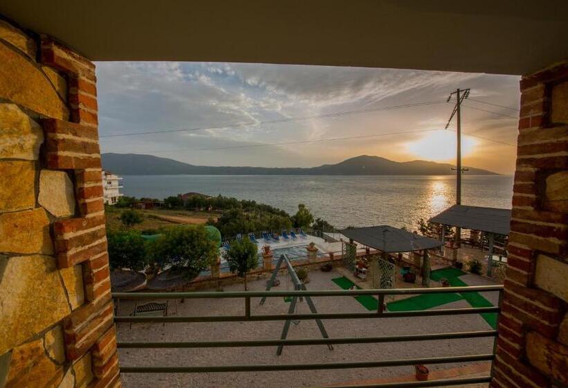 Triple Room Sea View, San Saena