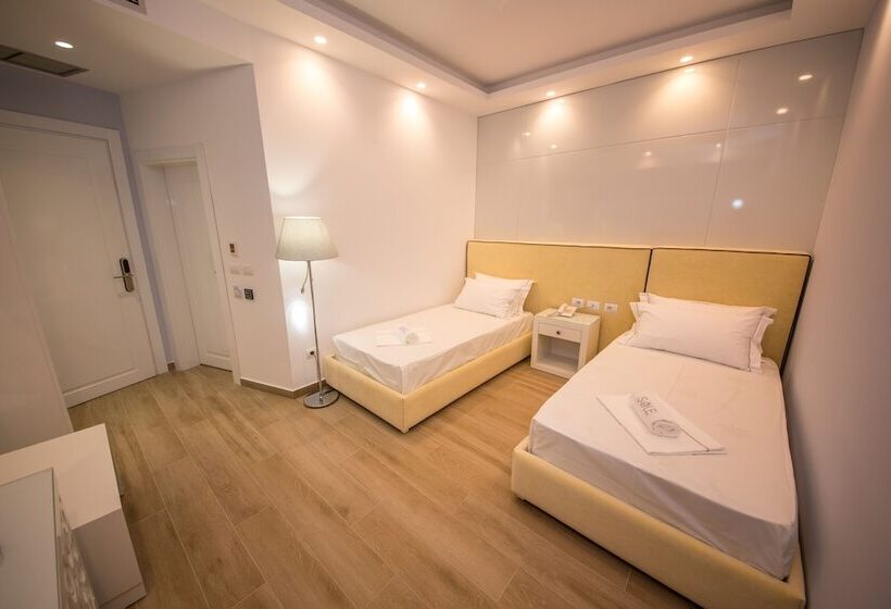 Family Suite, Sole Luna