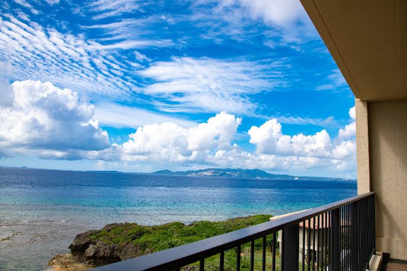 اتاق استاندارد با چشم‌انداز دریا, Hyatt Regency Seragaki Island Okinawa