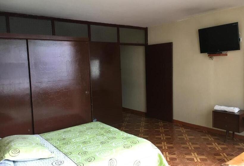 اتاق استاندارد چهار تخته, Manila Plaza