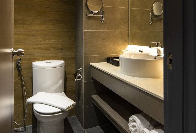 스탠다드 룸 킹사이즈 침대, Trove Johor Bahru