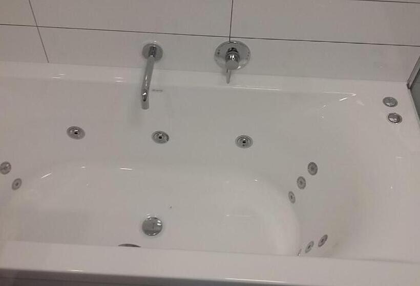 침실 2개 디럭스 아파트, Stopforths Motel