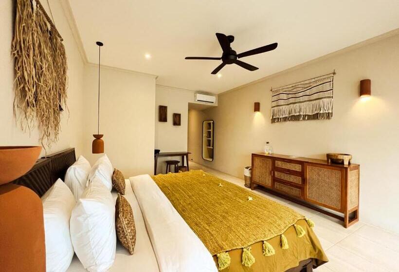اتاق لوکس با بالکن, Rascals Hotel   Adults Only
