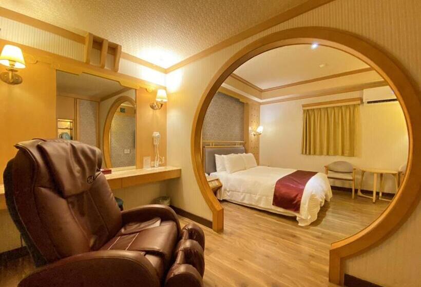 اتاق لوکس, I Live Motel