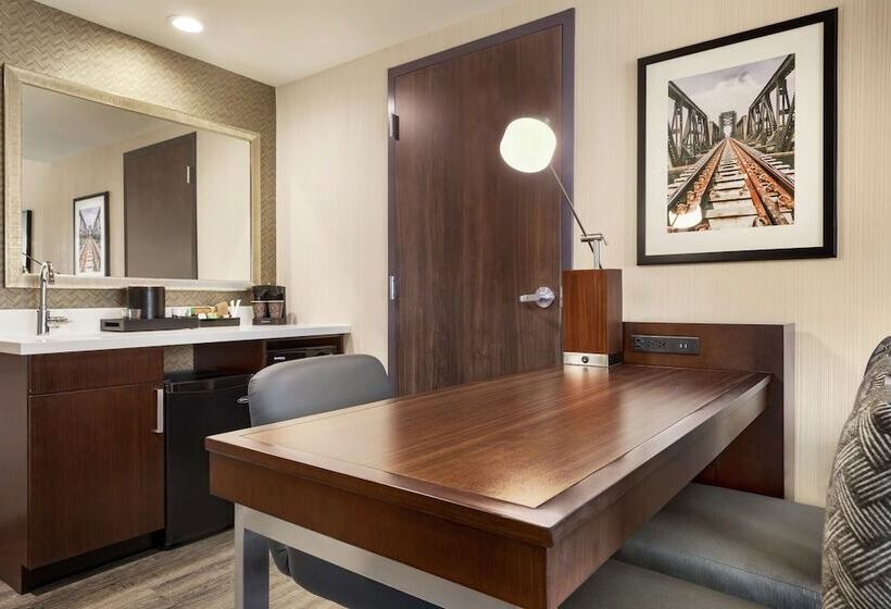 Люкс, Embassy Suites By Hilton Noblesville Indianapolis Convention Center